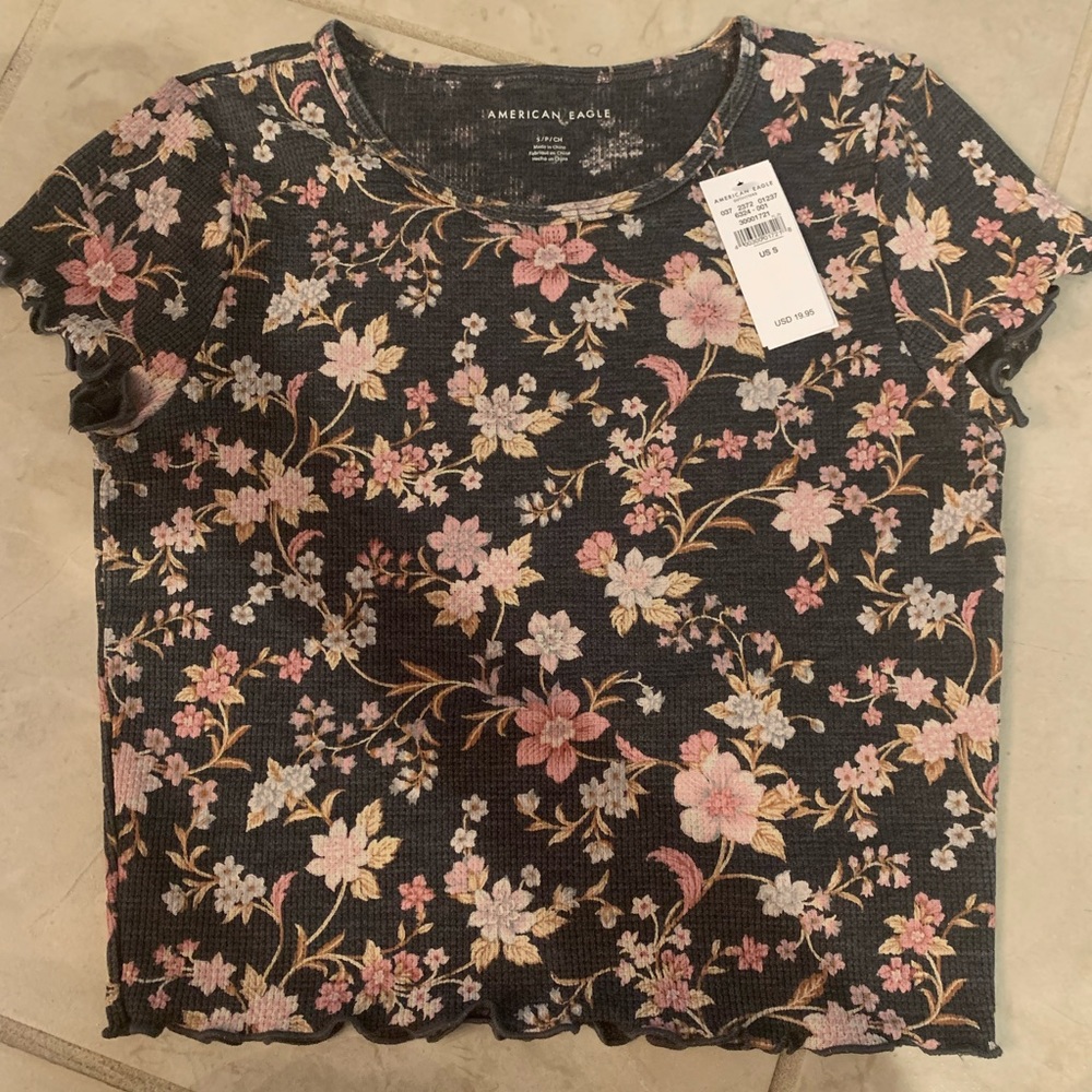 AE floral crop t shirt